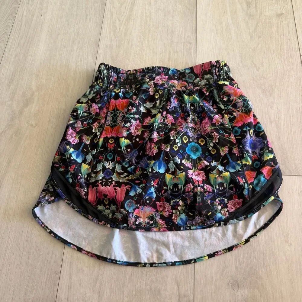 Lululemon Hotty Hot High-Rise Skirt size 2